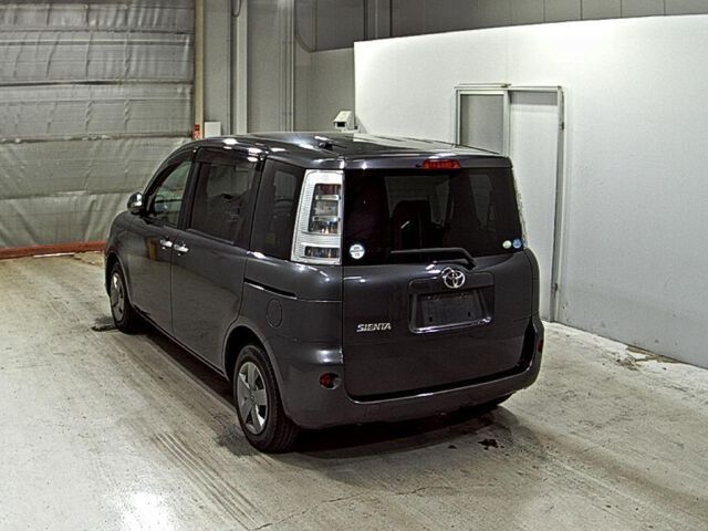2011 Toyota Sienta